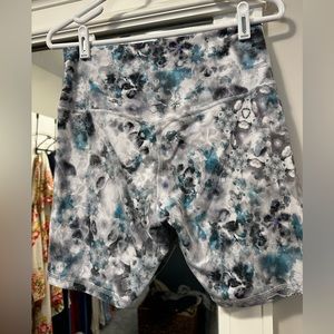 Lululemon biker shorts Sz 10